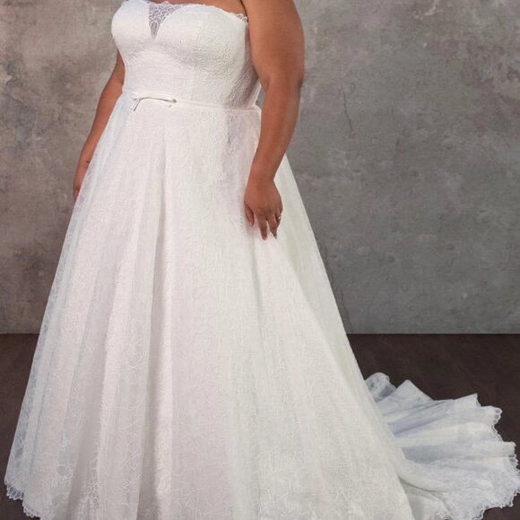 Essense of Australia Wedding Dress D4191 - Picture 4 of 5